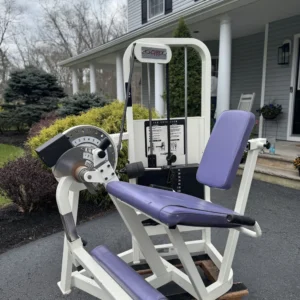 Cybex VR2 Leg Extension